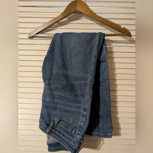 Amazon Essentials Women's Deep Indigo Skinny Jeans